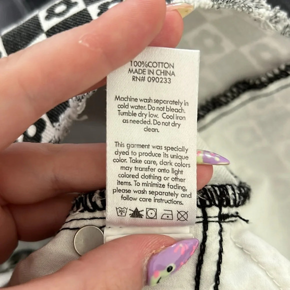 PAC SUN Roxanne Black and White Checkered Floral Denim Mini Skirt Size 26 - Picture 7 of 7